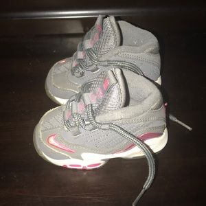 Pink Nike Griffey’s baby size